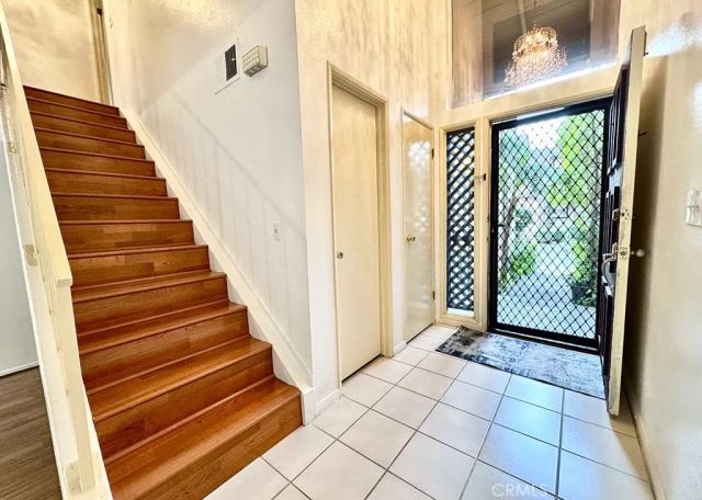 17241 Roscoe 16, Northridge, CA 91325