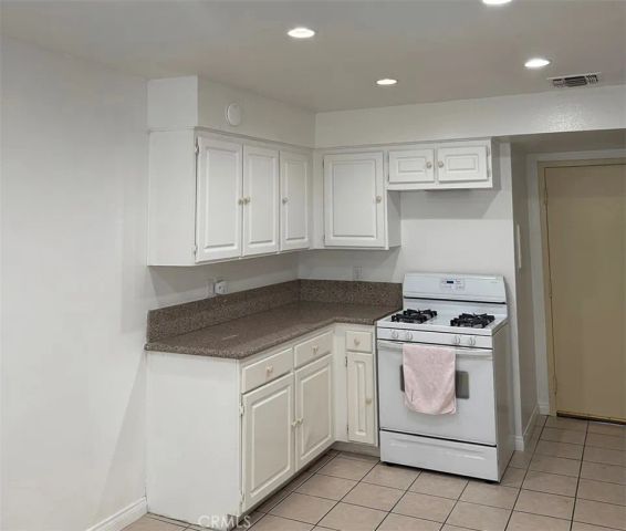 17241 Roscoe 16, Northridge, CA 91325