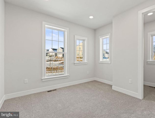 1 CHAROLAIS ST, Carlisle, PA 17015