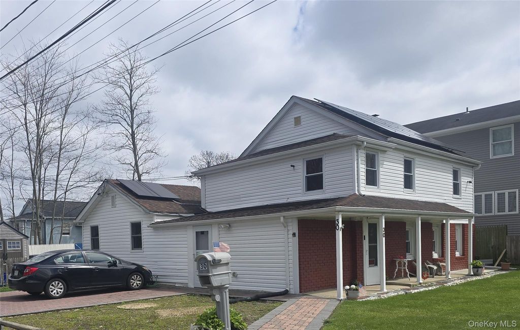 30 Lake Drive 2nd Floor, Copiague, NY 11726