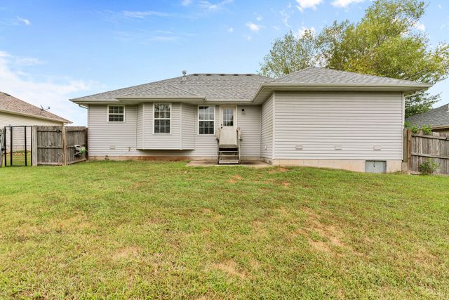 435 N Claremont Place, Republic, MO 65738
