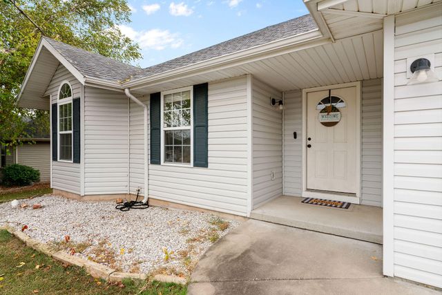 435 N Claremont Place, Republic, MO 65738