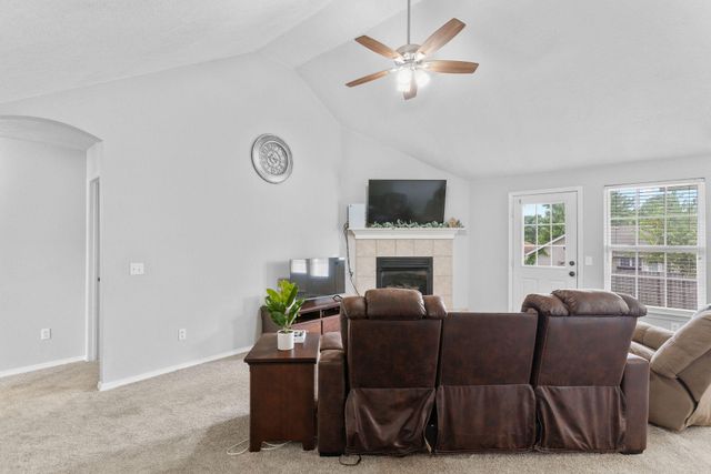 435 N Claremont Place, Republic, MO 65738