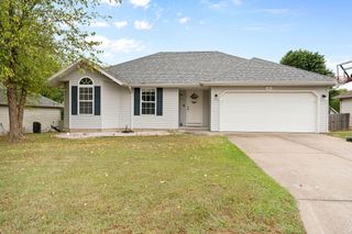 435 N Claremont Place, Republic, MO 65738