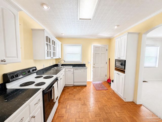 1910 E Cervantes St, Pensacola, FL 32501