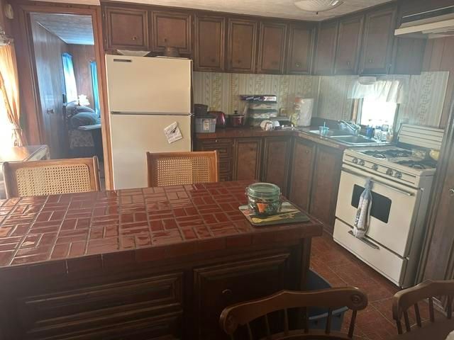 7885 N Airpark Road, Sherman Twp, MI 48893