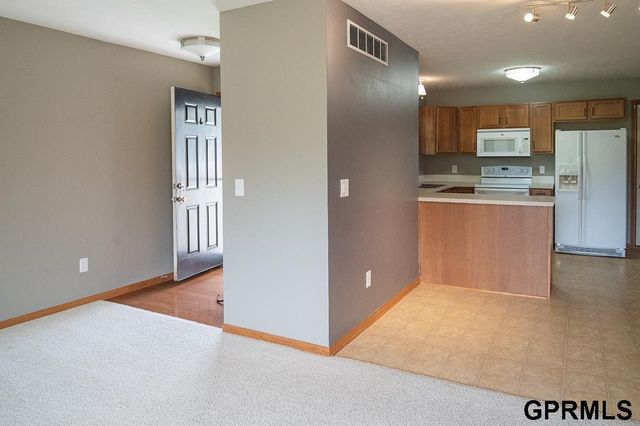 7739 Phares Drive, Lincoln, NE 68516