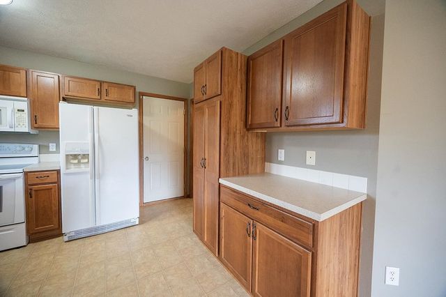 7739 Phares Drive, Lincoln, NE 68516