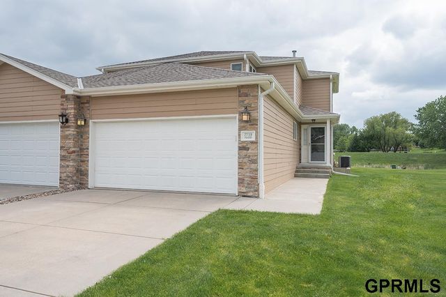 7739 Phares Drive, Lincoln, NE 68516