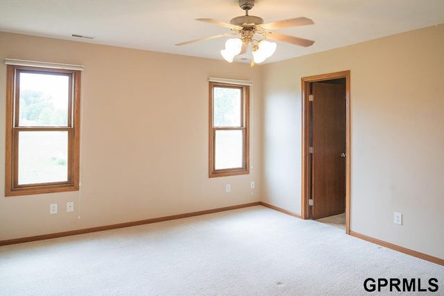 7739 Phares Drive, Lincoln, NE 68516