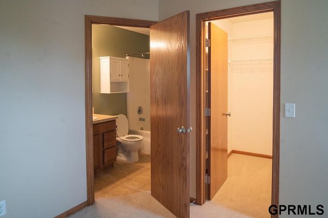 7739 Phares Drive, Lincoln, NE 68516