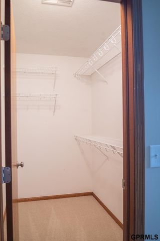 7739 Phares Drive, Lincoln, NE 68516