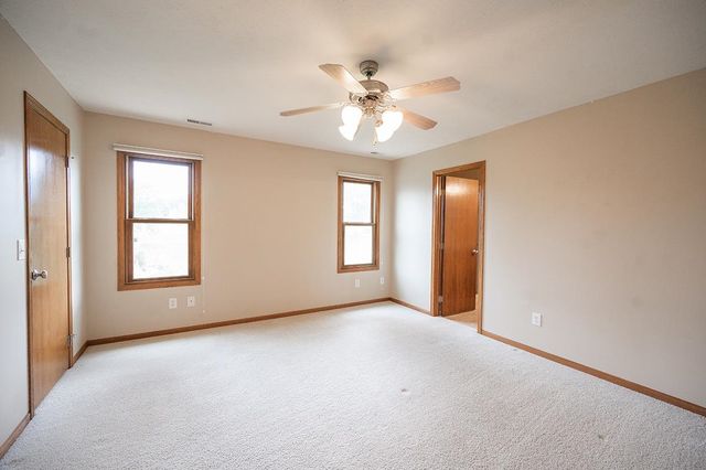 7739 Phares Drive, Lincoln, NE 68516