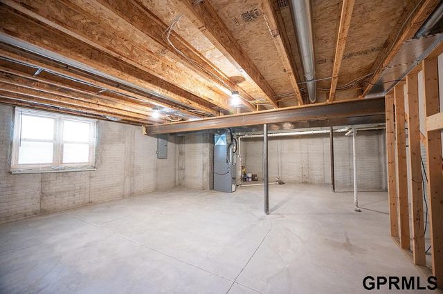 7739 Phares Drive, Lincoln, NE 68516