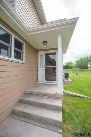 7739 Phares Drive, Lincoln, NE 68516