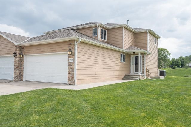 7739 Phares Drive, Lincoln, NE 68516