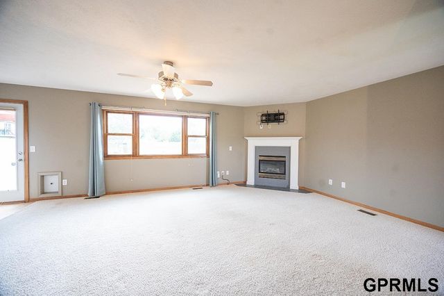 7739 Phares Drive, Lincoln, NE 68516