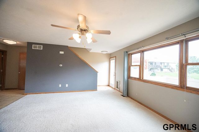 7739 Phares Drive, Lincoln, NE 68516