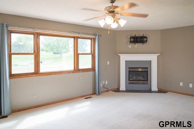 7739 Phares Drive, Lincoln, NE 68516