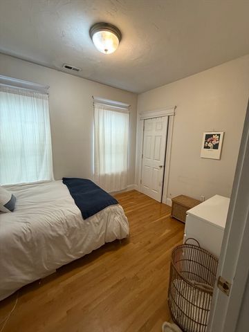 190 L St 1, Boston, MA 02127
