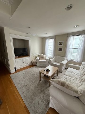 190 L St 1, Boston, MA 02127