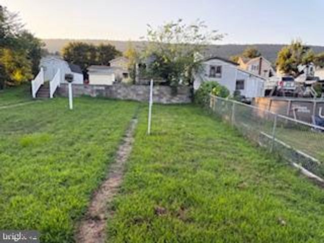 429 W MARKET ST, Williamstown, PA 17098