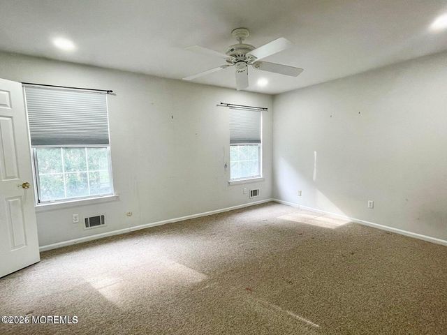 21 Evergreen Drive, East Windsor, NJ 08520