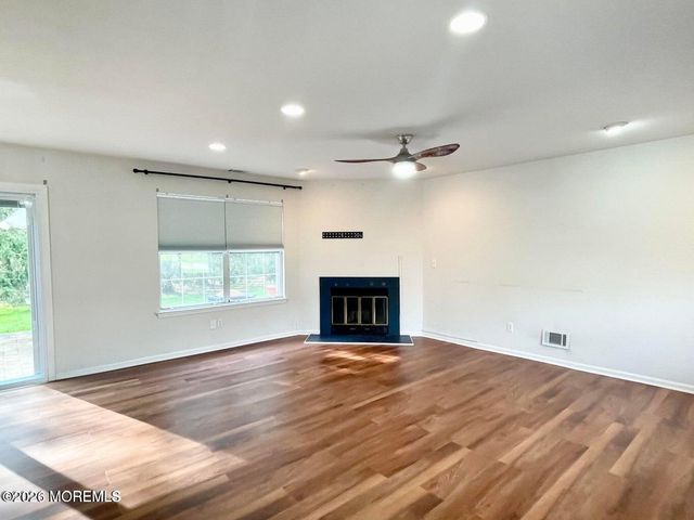21 Evergreen Drive, East Windsor, NJ 08520