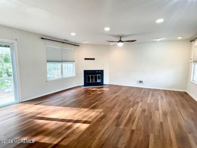 21 Evergreen Drive, East Windsor, NJ 08520