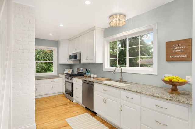 5826 W Broadway Avenue, Crystal, MN 55428