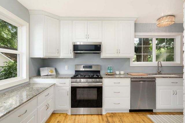 5826 W Broadway Avenue, Crystal, MN 55428