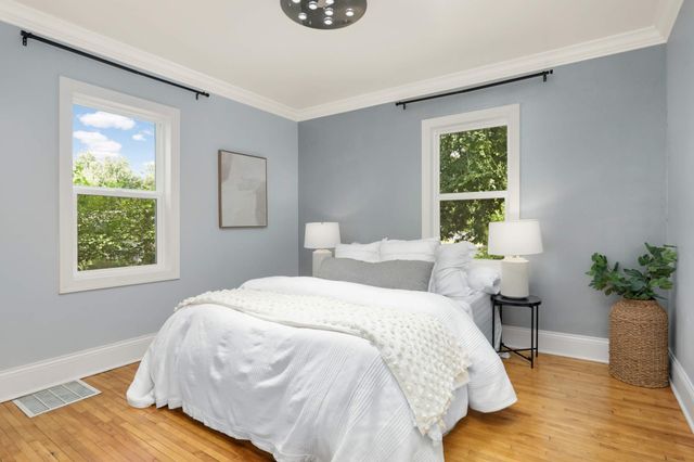 5826 W Broadway Avenue, Crystal, MN 55428