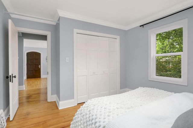 5826 W Broadway Avenue, Crystal, MN 55428