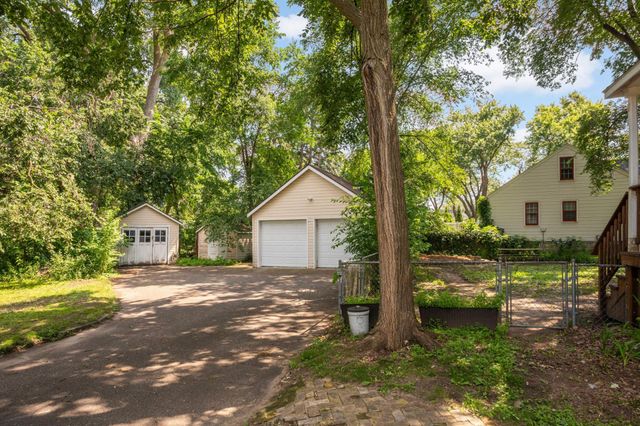 5826 W Broadway Avenue, Crystal, MN 55428