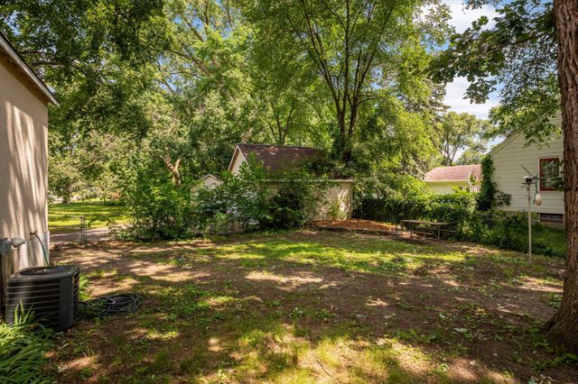 5826 W Broadway Avenue, Crystal, MN 55428