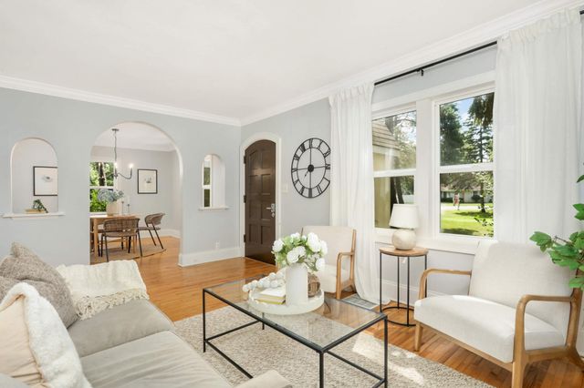 5826 W Broadway Avenue, Crystal, MN 55428