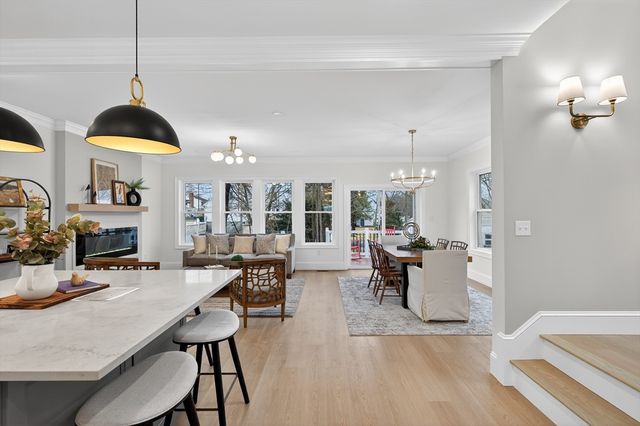 8 Dobbins Road, Waltham, MA 02453