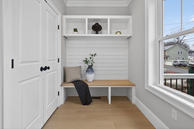 8 Dobbins Road, Waltham, MA 02453