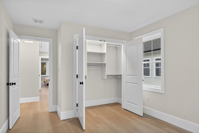 8 Dobbins Road, Waltham, MA 02453