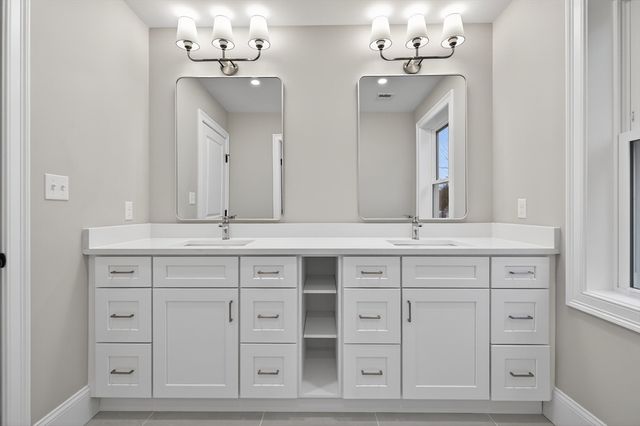 8 Dobbins Road, Waltham, MA 02453