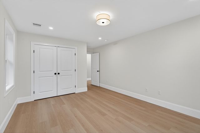 8 Dobbins Road, Waltham, MA 02453