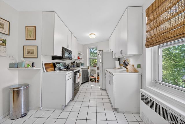 241-20 Northern Boulevard 4P, Little Neck, NY 11362