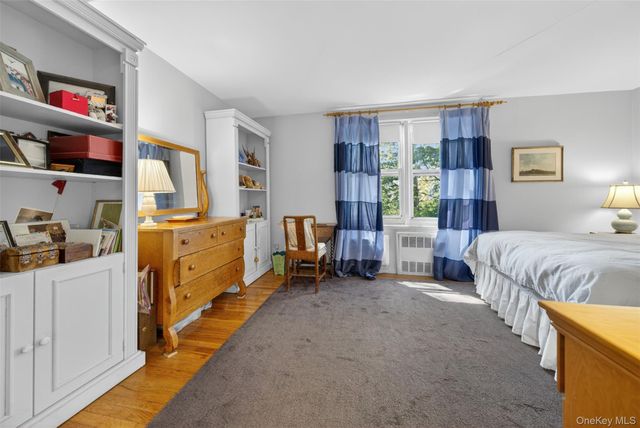 241-20 Northern Boulevard 4P, Little Neck, NY 11362