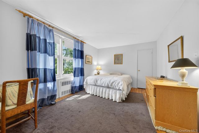 241-20 Northern Boulevard 4P, Little Neck, NY 11362