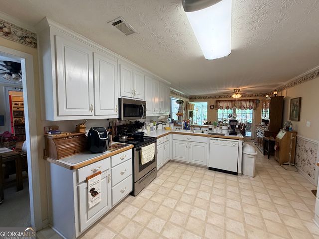 4090 Forest View Drive SE, Conyers, GA 30094
