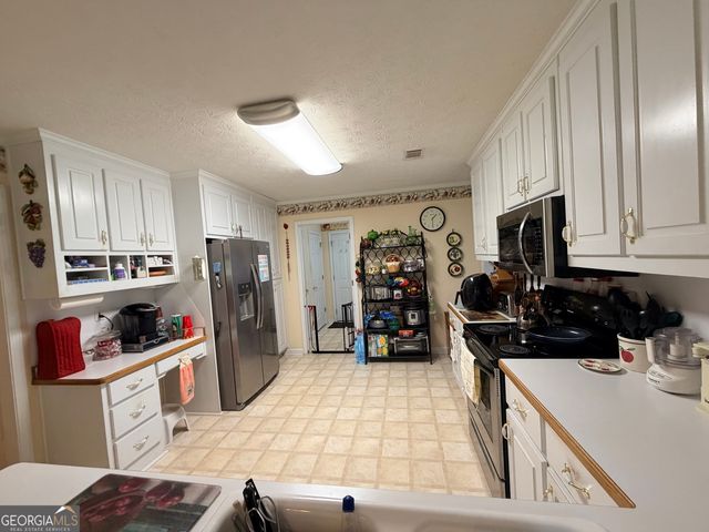4090 Forest View Drive SE, Conyers, GA 30094
