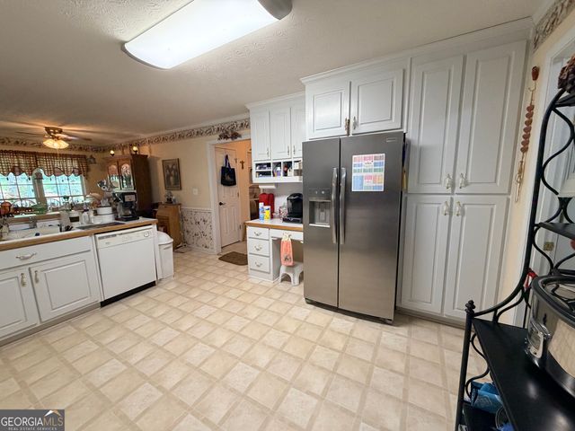 4090 Forest View Drive SE, Conyers, GA 30094