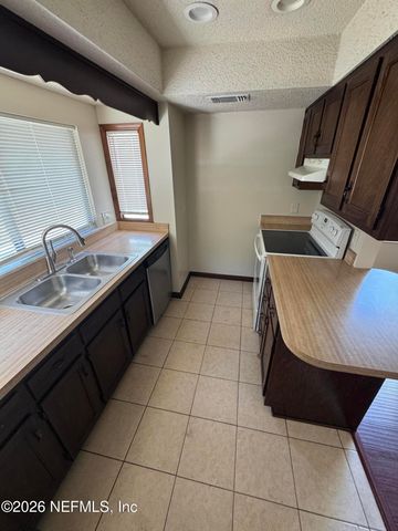 8321 CROSSWIND Road, Jacksonville, FL 32244