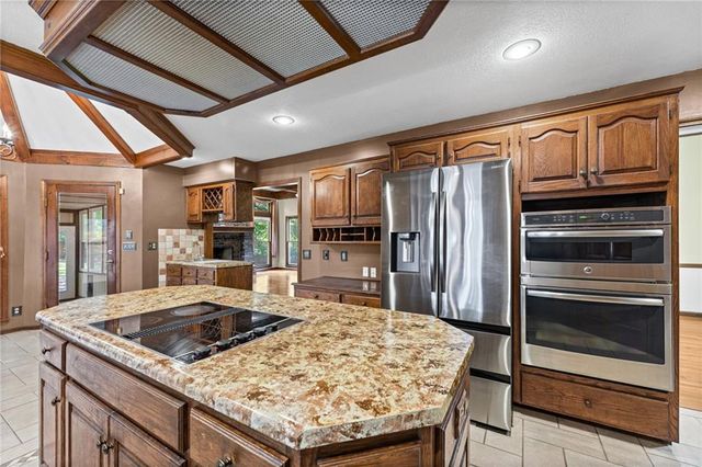 6209 NW 77th Street, Kansas City, MO 64151