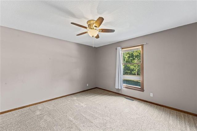 6209 NW 77th Street, Kansas City, MO 64151